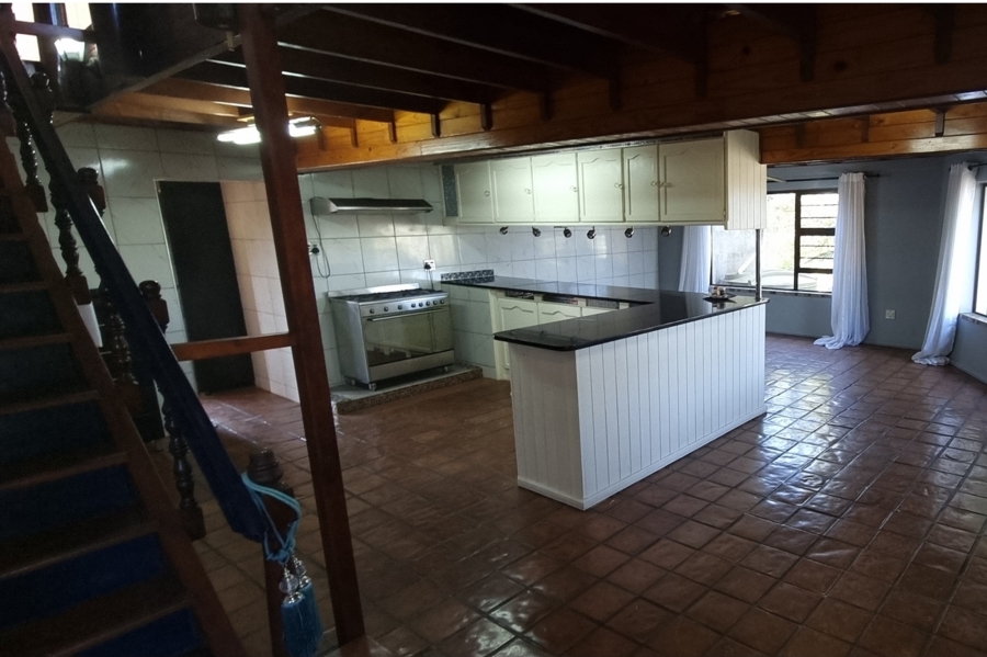 4 Bedroom Property for Sale in Sunnyridge Eastern Cape